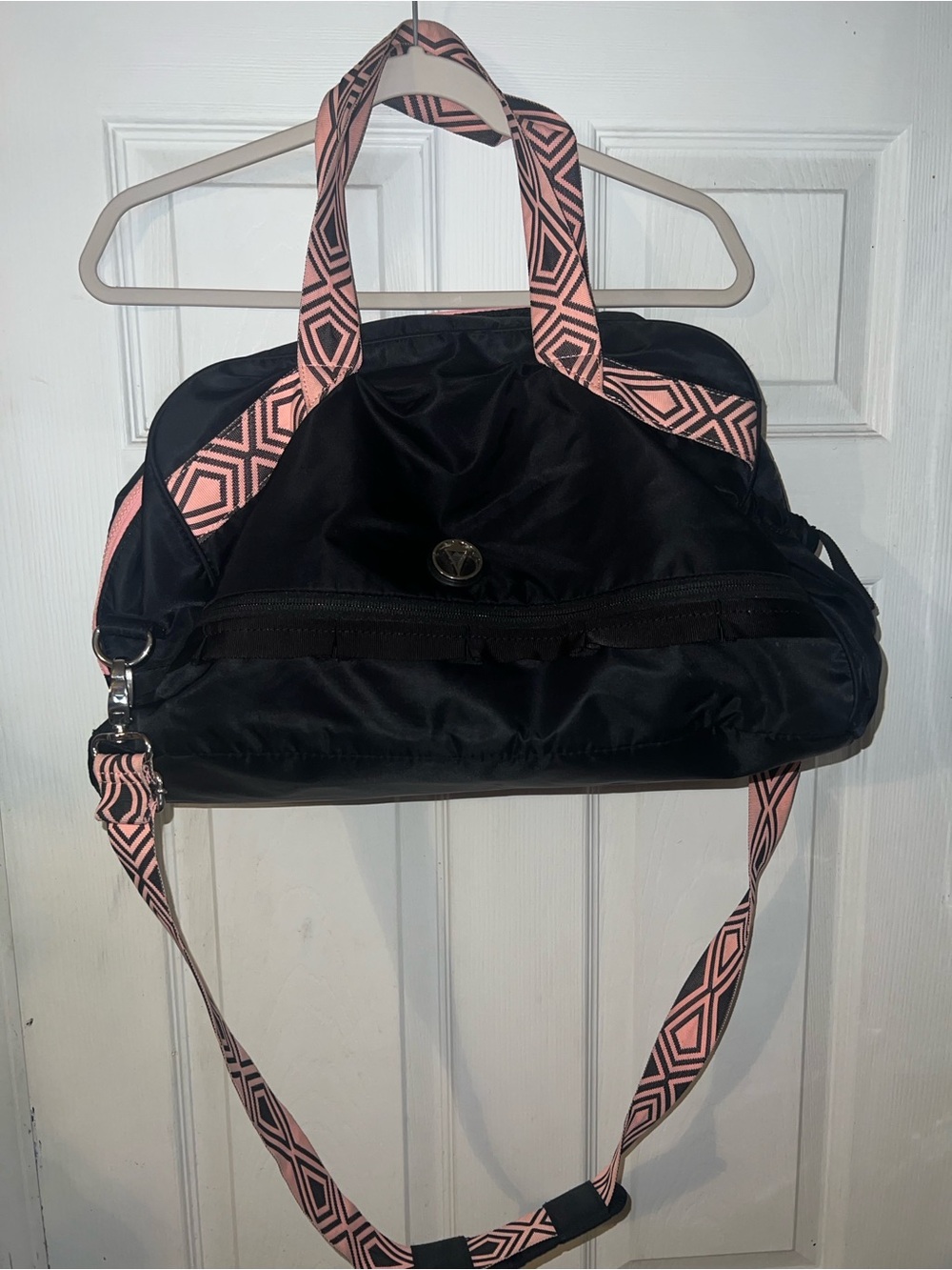 Ivivva by Lululemon girls sports duffle bag